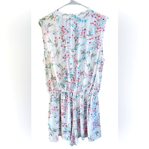 Lily Rose Ruffled Button Front Romper - Picture 5 of 9